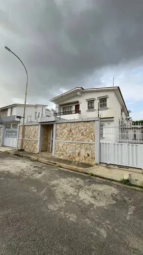Cómoda Casa En Calle Cerrada Prebo Ii