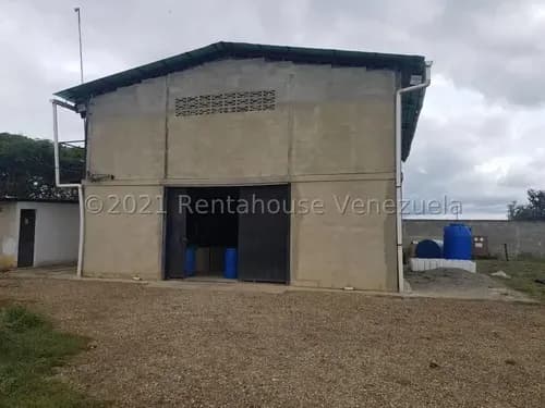En Venta Excelente Galpón De 150 Metros En El Norte De La Ciudad Barquisimeto Lara Rc