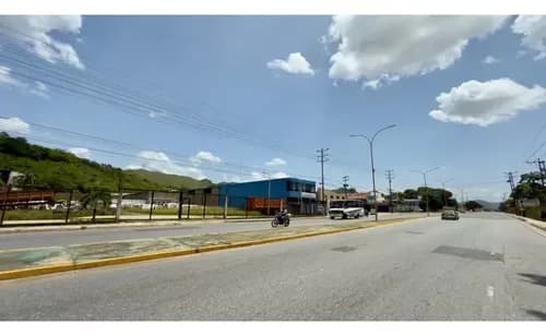 Terreno Con Bienhechurias En La Av. Lisandro Alvarado Tcl 9465795