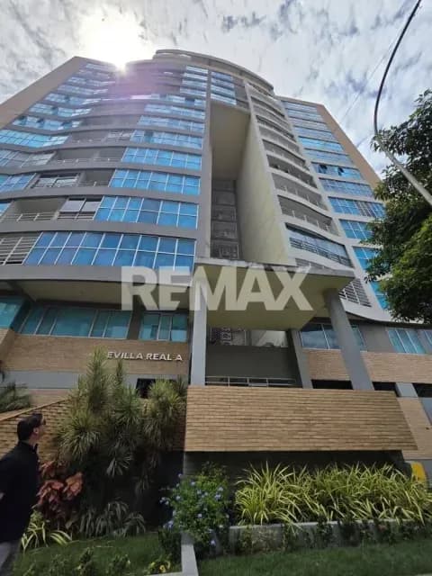 Se Vende Espectacular Apartamento en Sevilla Real, con Planta 100%