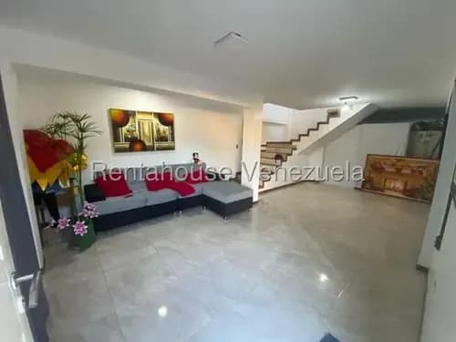 Daniela Linarez Vende Casa/townhouse, Casa Principal Con Espaciosa Sala, Cocina Moderna. Townhouse Con Sala Multipropósito, 2 Habitaciones, Baños, La Mora Cabudare