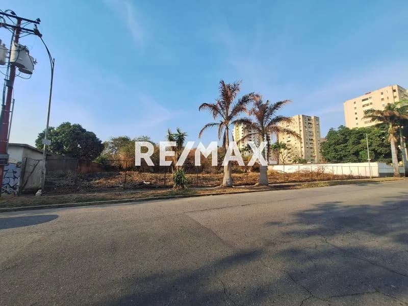 VENTA DE TERRENO EXCELENTE UBICACIÓN TIRGAL NORTE ZONIFICACION RESIDENCIAL