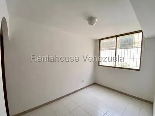 Muy Cerca De La Ucv, Amplio Ph, Mls #26-20354