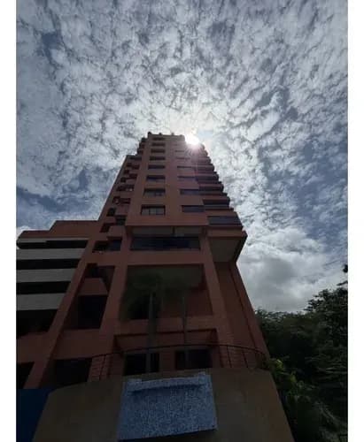 Alquilo Apartamento 186m2 Valle Arriba 2174