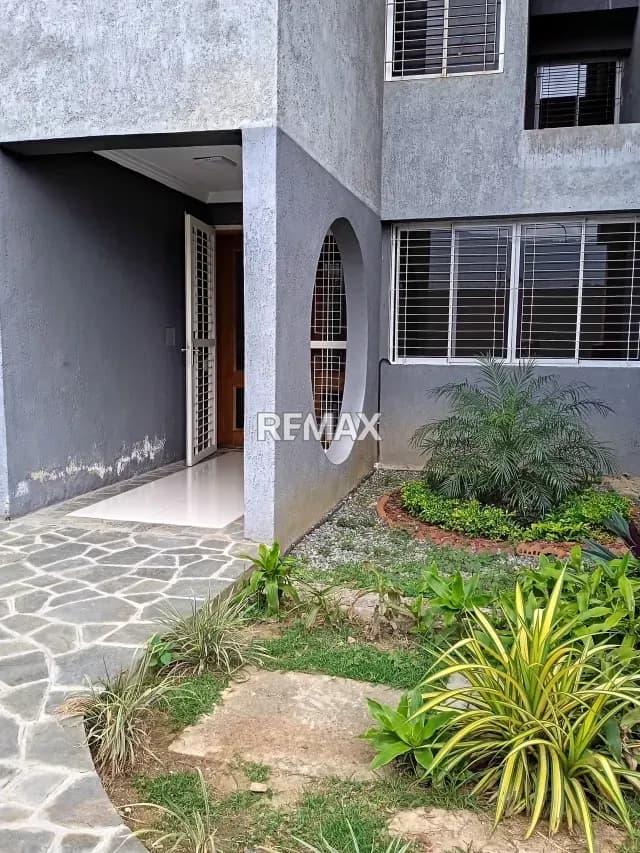Se vende Apartamento en Altos del Manantial con Pozo de Agua