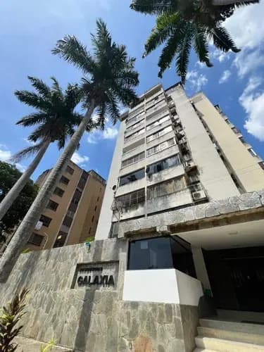 Apartamento En Alquiler Urb. Trigaleña, Res. Galaxia