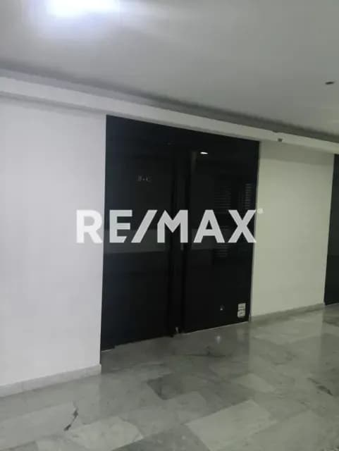 Venta de Oficina en el Centro Profesional Eurobuilding, Chuao, Caracas.