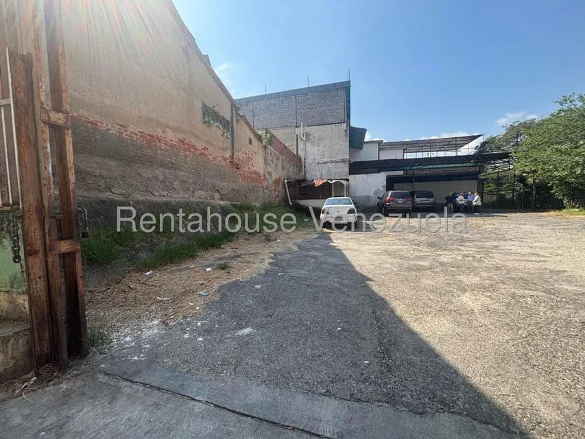 Terreno (Comercial) en Alquiler en Guatire, Miranda
