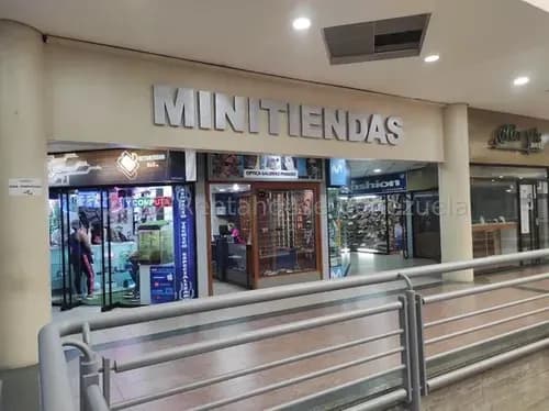 Comercial En Alquiler En El Paraiso #26-18582 Yosmil Carrero