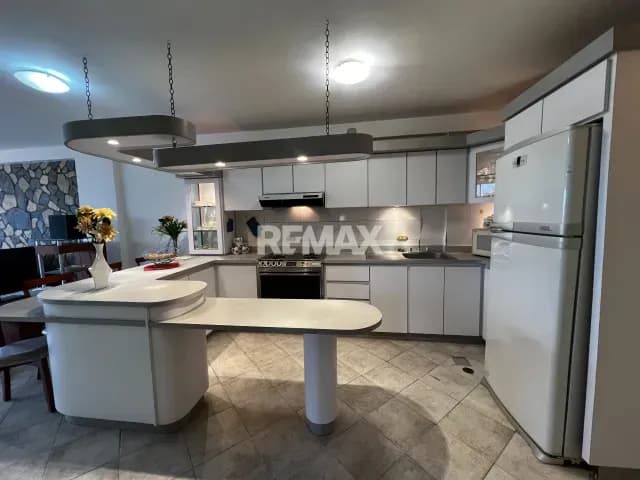 Se vende amplio apartamento de 85 m2 y hermosa vista al mar en el Conjunto Palma Esmeralda
