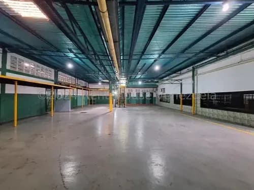 En Venta Galpon Con Local Comercial Y Oficinas En La Av Bolivar De Maracay. 25-6959 More
