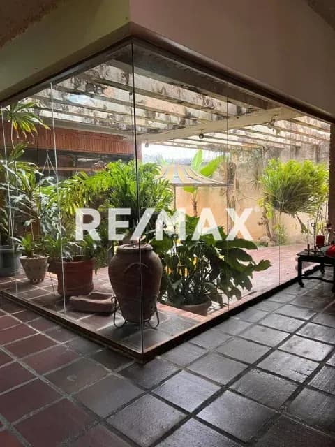 CASA ESTILO COLONIAL EN VENTA ALTOS DE GUATAPARO