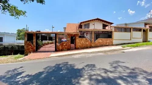 Casa En Venta Las Lomas Pie De Calle Gc