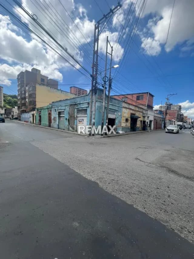 ¡TERRENO COMERCIAL EN VENTA - CENTRO DE MARACAY!