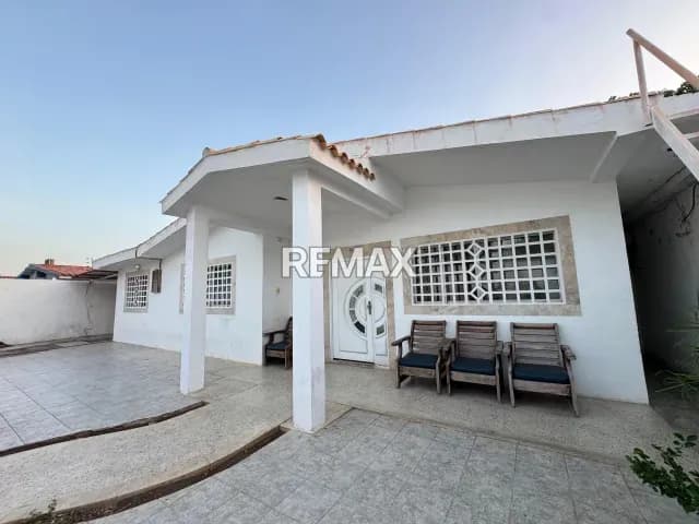 Casa en venta - $230k