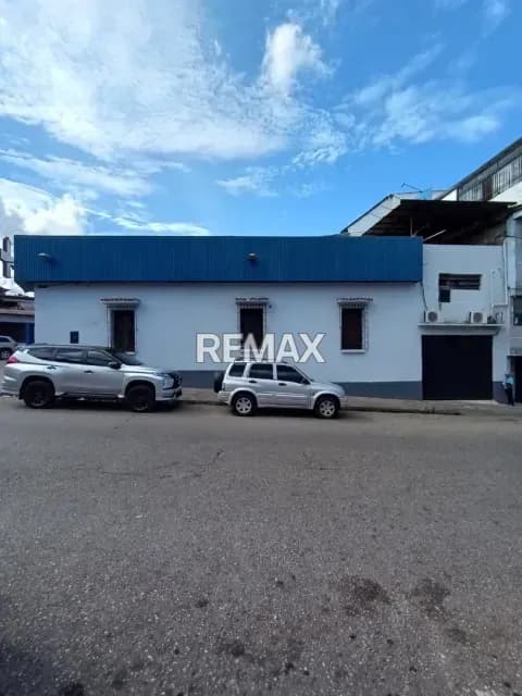 Local Comercial Esquinero en Venta