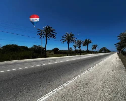 Re/max 2 Mil Vende, Terreno Ubicado, Avenida Hacia El Aeropuerto Internacional Santiago Mariño, Nueva Esparta, Isla De Margarita