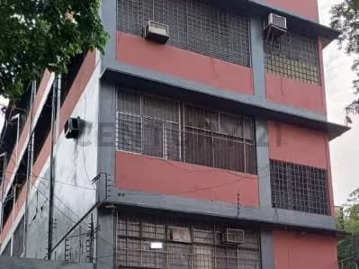 Venta Local Comercial, a pie de calle, de 1047 mtrs2 en Lebrun, Petare, Caracas