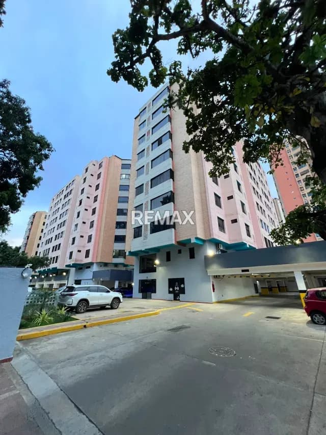 Apartamento en alquiler CON INVERSOR Y MUEBLES Y EQUIPOS A ESTRENAR