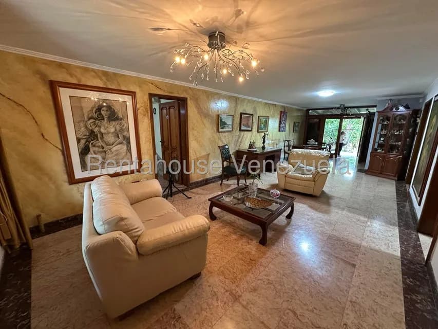 Casa (Multipes Niveles) en Venta en El Castaño (Zona Privada), Aragua