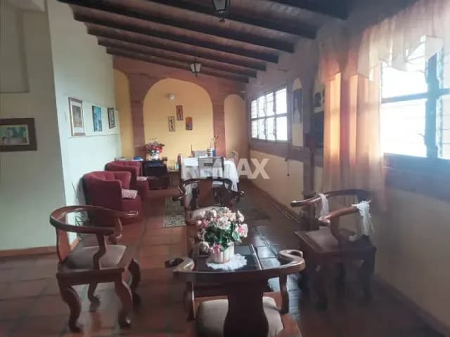 Hermosa Casa en Venta – Centro de Escuque. Ubicada en la parte alta del centro