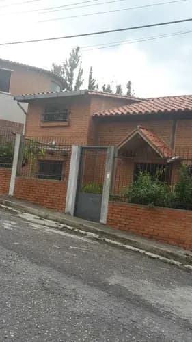 Dt Casa Urb. La Entrada I Altamira Naguanagua Casa En La Urbanización La Entrada Conjunto Altamira Te Presento Está Excelente Propiedad En Un Clima De Montaña Que Te Invita A La Tranquilidad
