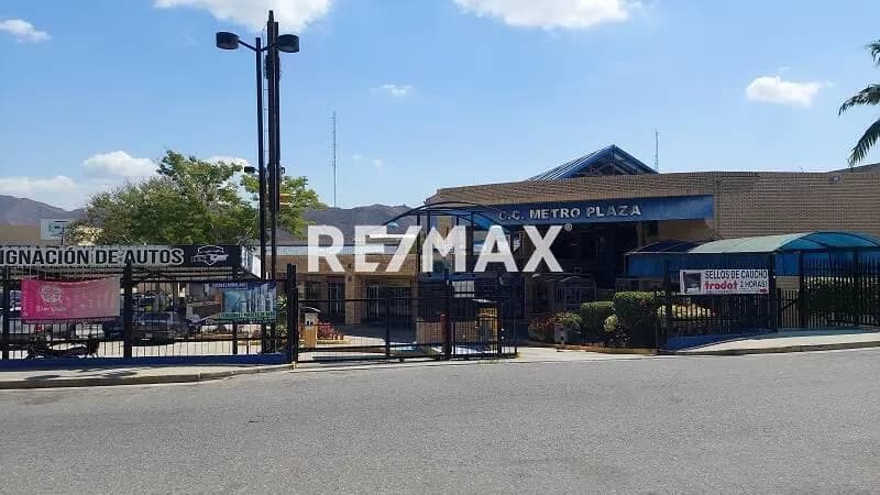 En Venta Local Comercial, ubicado en Planta Baja de CC Metro Plaza