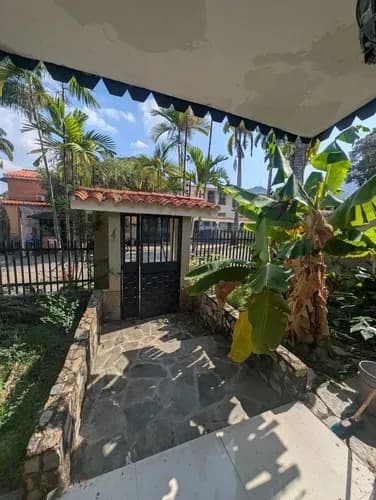 Casa De Esquina En Venta A Remodelar Trigal Sur Jc-lp