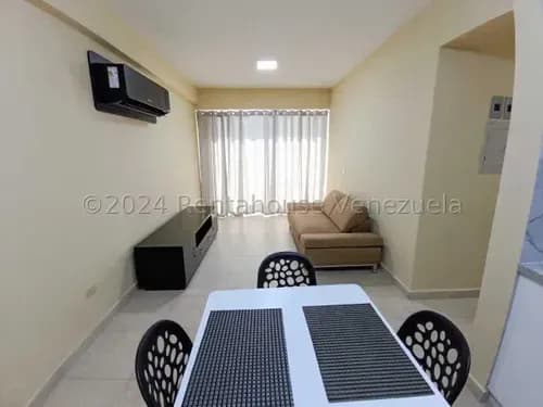 Fredxia Castillo Vende Apartamento Con Excelente Ubicacion En El Este De Barquisimeto. Fc # 26-9636.