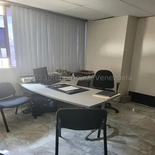Bella Cómoda Y Bien Ubicada Oficina En Venta En Pleno Boulevard De Sabana Grande Mls #25-19447 Bm