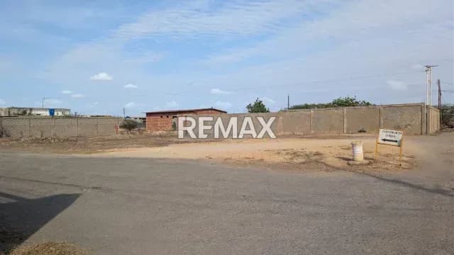 Venta parcela de terreno en Casacoima II