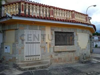 Comoda, amplia y bonita casa