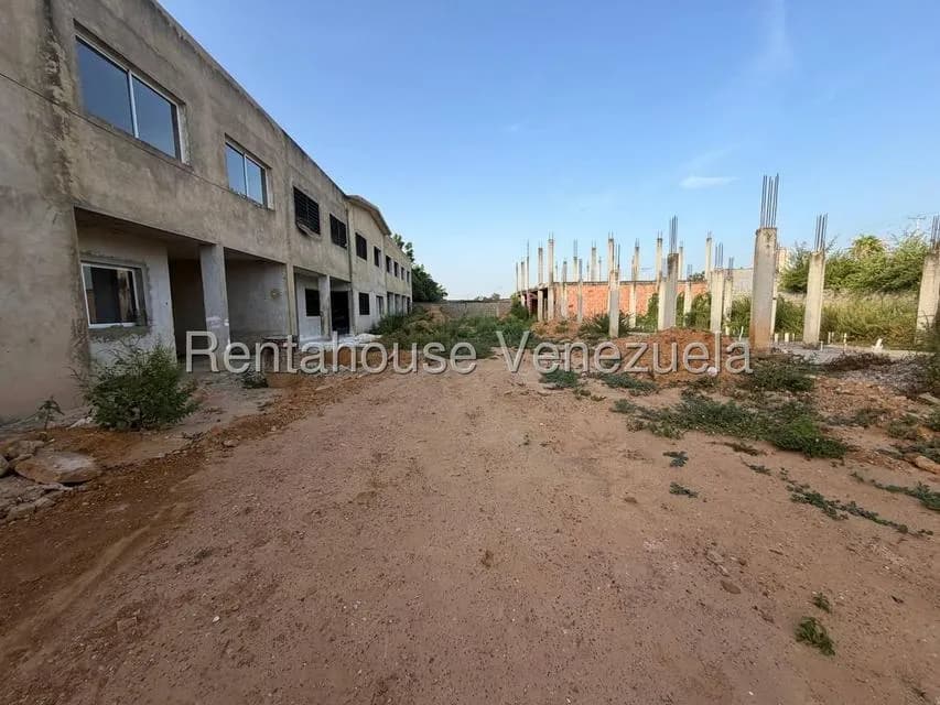 Terreno (Residencial) en Venta en Avenida Intercomunal, Zulia