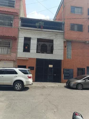 El Conde San Agustín Del Norte, Alquiler Local 120 M2 , Con 2 Cavas Perfecto Para Una Carnicería, Depósito, Restaurante, Venta De Verduras, Tienda, Lo Que Desees Montar, Excelente Punto En Plena Av.