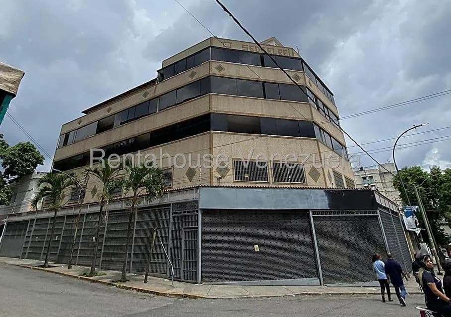 Comercial (Edificio) en Alquiler en La Florida, Distrito Metropolitano