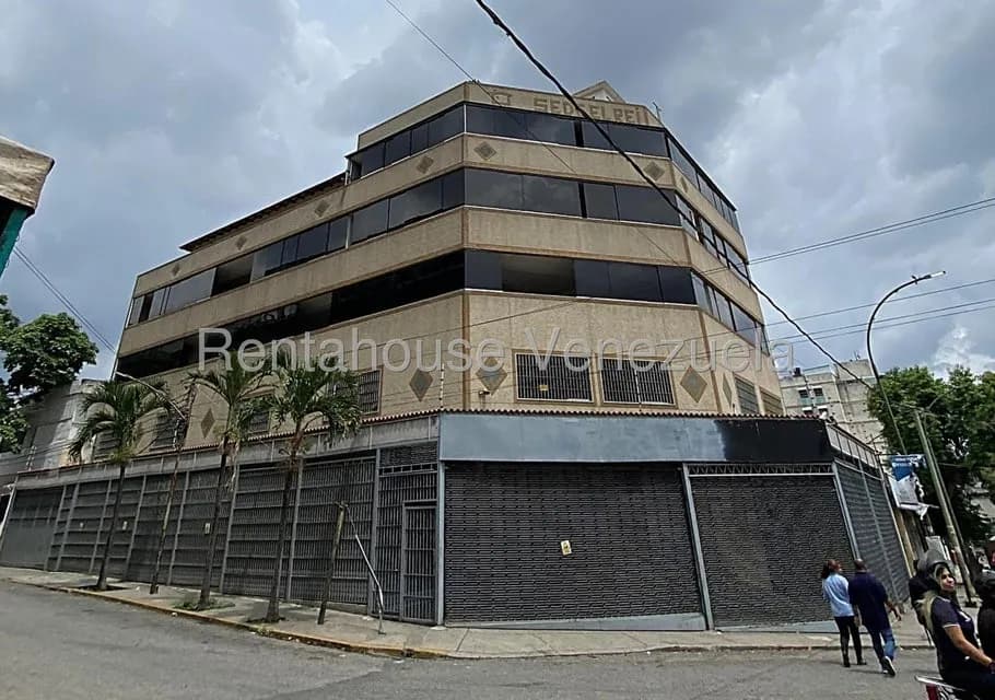 Comercial (Edificio) en Alquiler en La Florida, Distrito Metropolitano