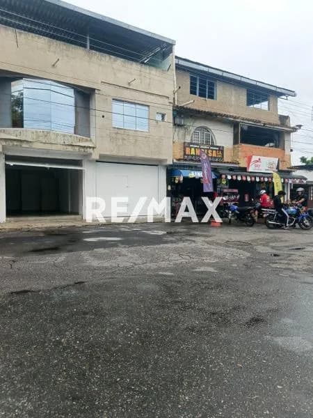 Local en Alquiler Av 15 Piñonal Maracay