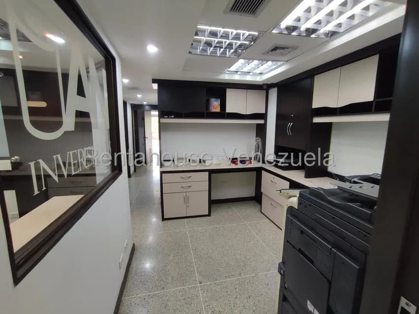 Comercial (Oficina) en Alquiler en Parroquia Santa Rosalia, Distrito Metropolitano