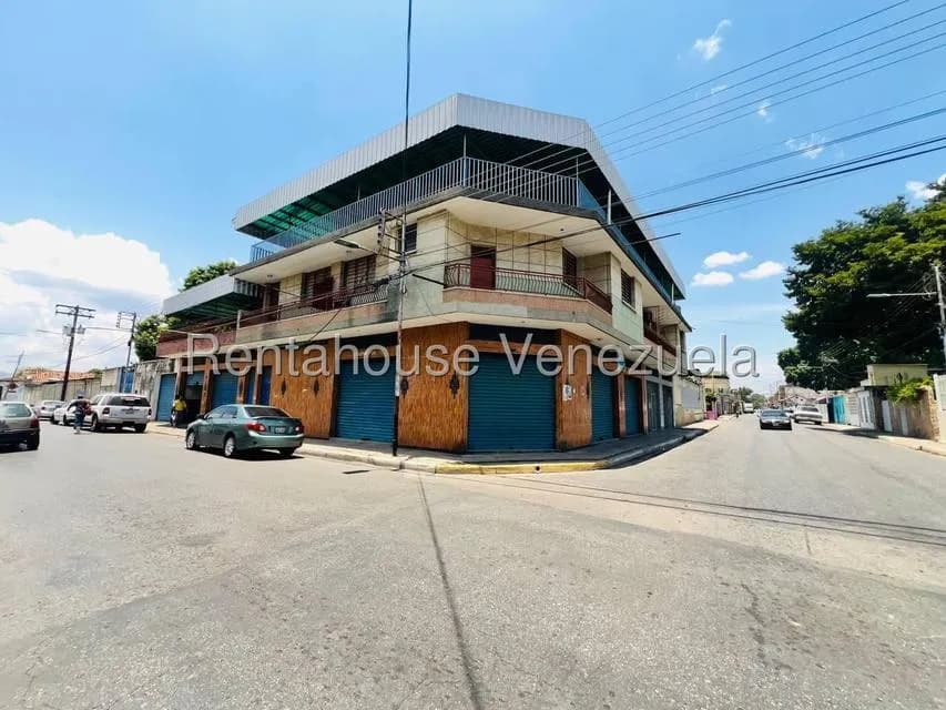 Comercial (Edificio) en Venta en Zona Centro, Aragua