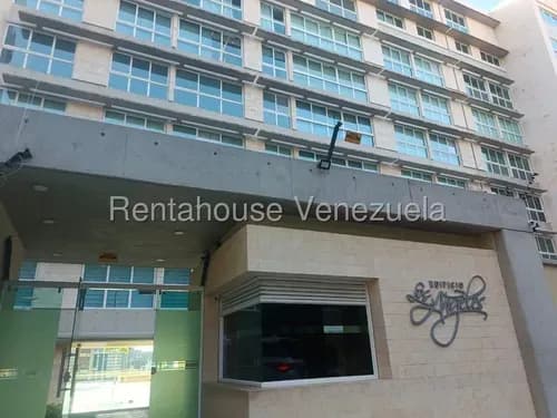 Apartamento En Alquiler En Lomas De Las Mercedes Con Terraza Privada Y Acabados De Lujo Magaly #26-19234