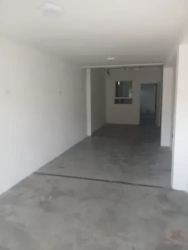 Local Comercial Ubicado En La Esmeralda San Diego Buen Punto. El Local Es De 54 Metros Ideal Para ,consultorio Medico, Odontología,laboratorio Clinico ,fisioterapia ,ventas De Repuestos, Farmacia ,o