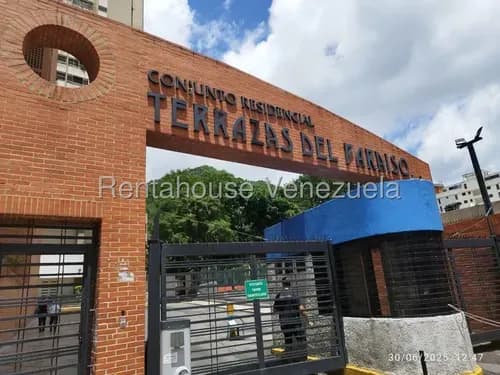 Venta De Apartamento En El Paraíso Oa 26-13600