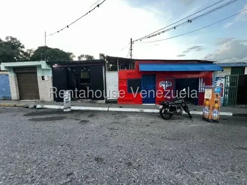 Dennymar, Vende Fondo De Comercio En Cabudare Agua Viva Actualmente Licoreria Y Barberia. Ademas Posee Una Casade 3 Habitaciones Y 2 Baños Contactame B6a10271.