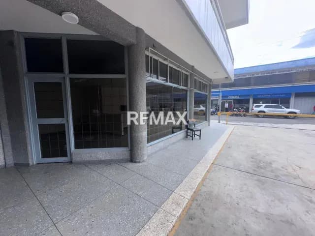 ALQUILO LOCAL COMERCIAL C.C. CARONI ACARIGUA
