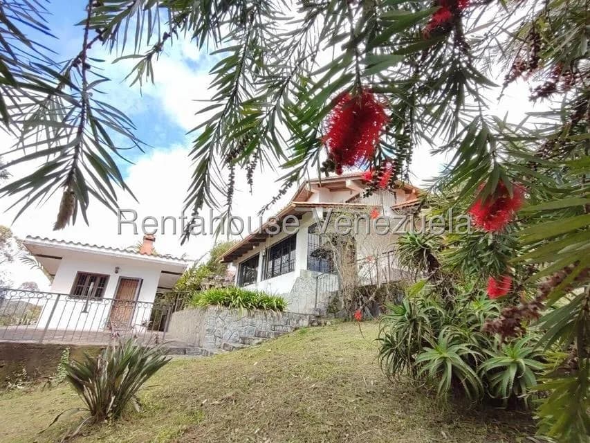 Casa (Duplex) en Venta en La Colonia Tovar, Aragua