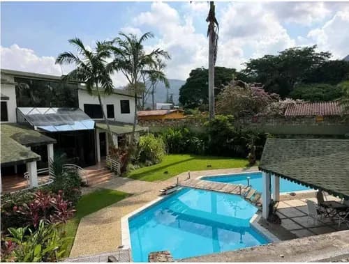 Casa En Venta, Con Piscina. Urb El Solar, Guataparo, Valencia. Solo Clientes. Mv