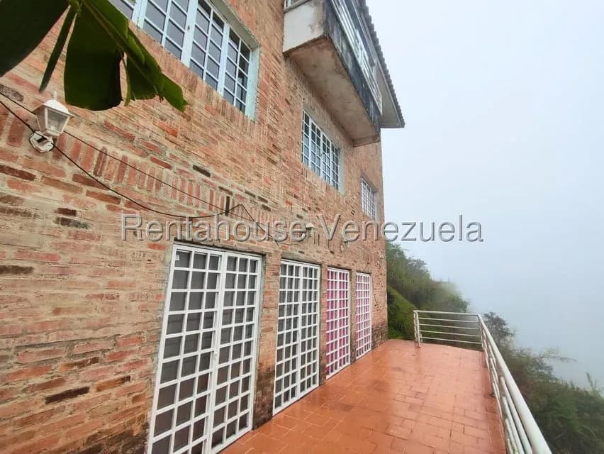 Casa (Multipes Niveles) en Venta en Municipio Carrizal, Miranda
