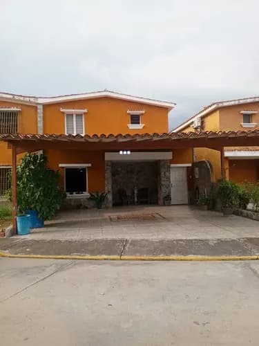 Town House En Venta (sandra Nino) San Diego, Gas Directo, Mayo