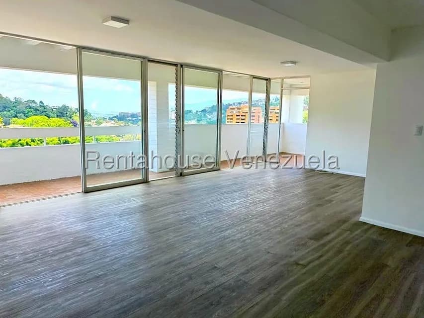 Apartamento (Duplex) en Alquiler en La Boyera, Distrito Metropolitano