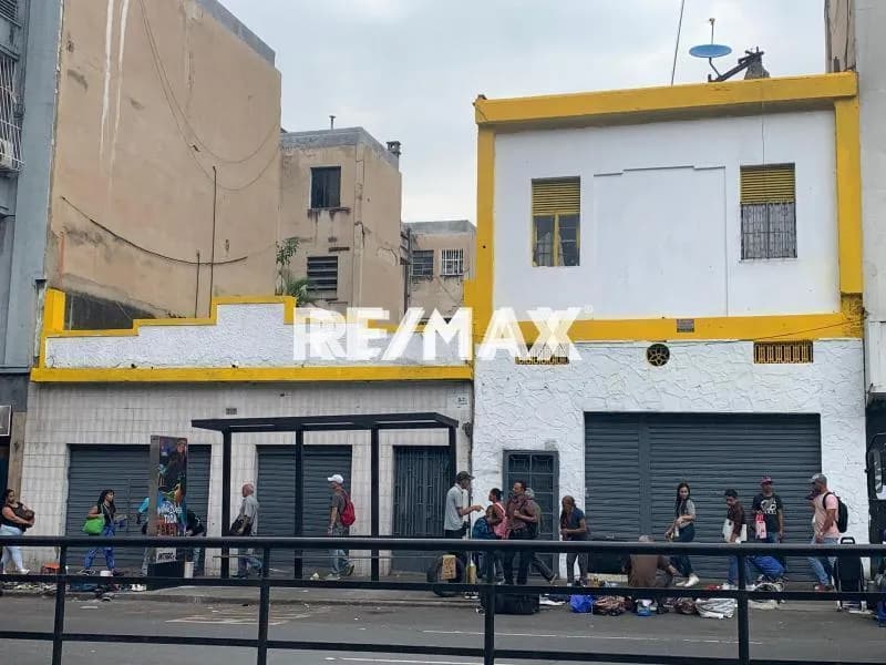 Venta de Terreno y casa Avenida Baralt A PIE DE CALLE